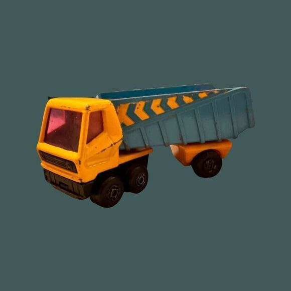 VINTAGE 1973 LESNEY ENGLAND MATCHBOX SERIES NO 50 YELLOW BLUE ARTICULATED TRUCK - Picture 1 of 4